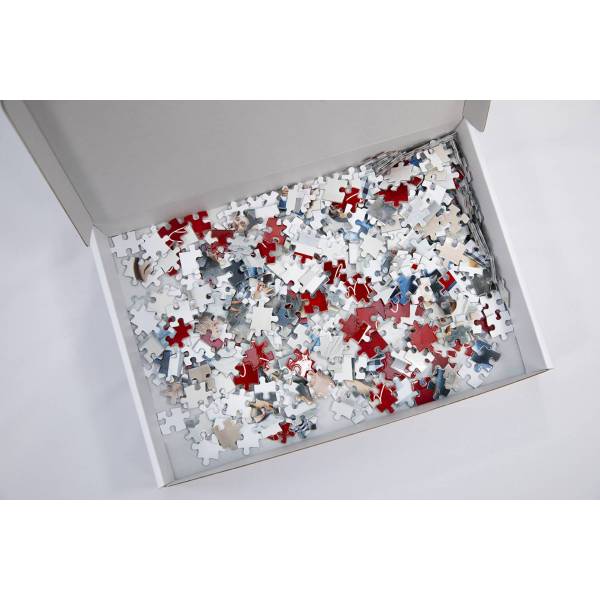 Caja de puzzle personalizado abierta con piezas Caja de puzzle personalizado abierta con piezas